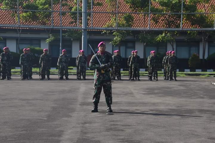 Upacara Penaikan Bendera Tekankan Pengasuhan Harus Peduli Kepada Siswa Kodiklatal