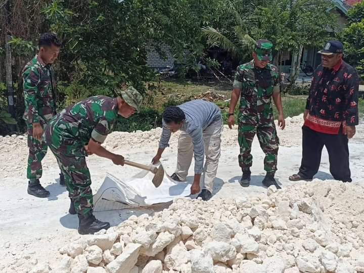 Pemotongan Tumpeng Tanda Dibukanya Pra TMMD Kodim 0812/Lamongan.
