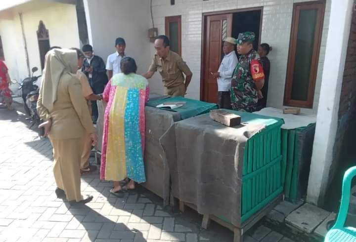 Babinsa Pegirian Dampingi Sosialisasi Penertiban Kandang Ayam Di Wilayah
