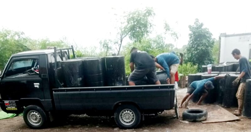 Gudang Tak Bertuan Dijadikan Timbunan Aspal Yang Di Duga Tidak Bermerek Dan Tidak Mengantongi Ijin