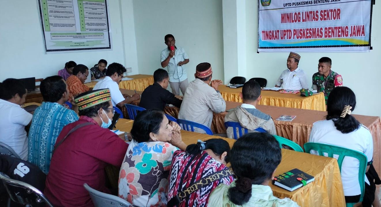 Babinsa Koramil 1612-05/Elar Hadiri Rapat Lokakarya Mini Lintas Sektoral di Puskesmas Benteng Jawa