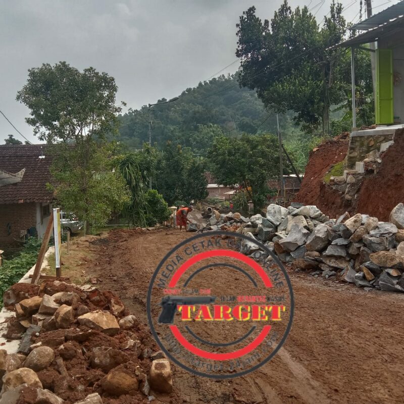 Pekerjaan di jalur desa begaganlimo berjalan lancar sesuai Rap