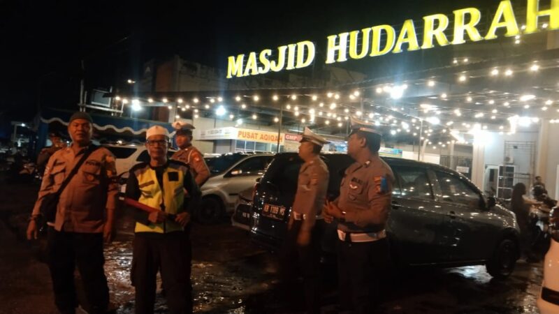 Polres Kubu Raya Terjunkan 130 Personil Untuk Amankan Ibadah Tarawih