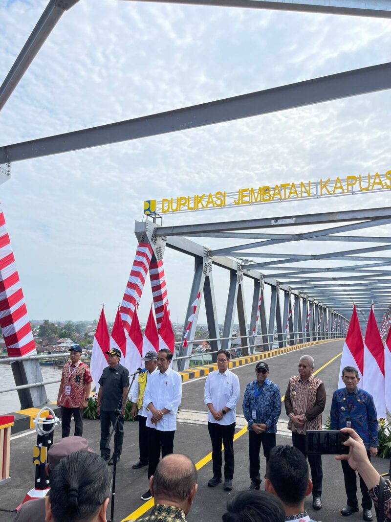 Presiden Jokowi Meresmikan Duplikasi Jembatan Kapuas I di Pontianak, Kalimantan Barat