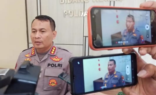 Operasi Ketupat Semeru 2024 Polda Jatim Gencarkan Test Urine Sopir Angkutan Umum Disetiap Terminal hal