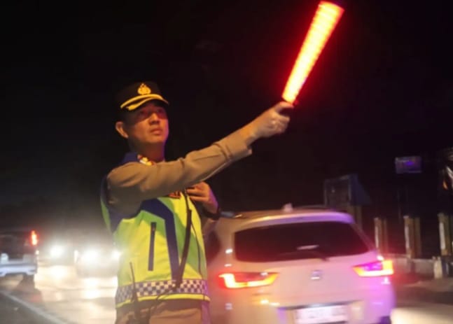 Kabid Humas Polda Jabar : Arus Balik Masih Padat Polisi Terapkan 12 Kali One Way