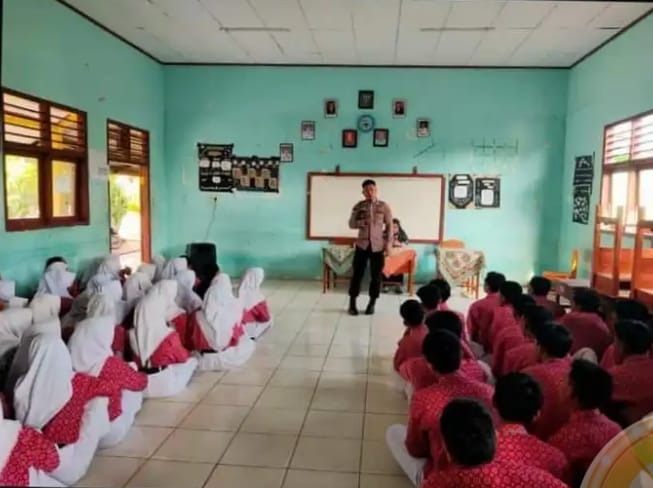 Kanit Binmas Jaring Animo Penerimaan Polri 2024 di SMA Beringin Ratu Serupa Indah