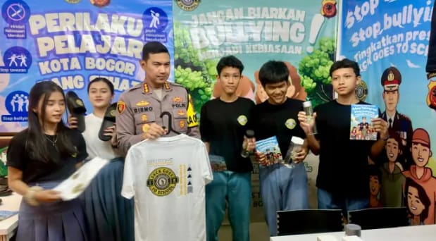 Kabid Humas Polda Jabar : Polisi Sosialisasi SKCK Goes To School di Mall Boxis 123