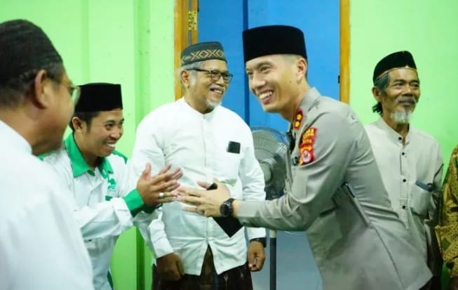 Kapolres Cilegon Polda Banten Sambang ke Yayasan Suy Al Kahfi Merak Kota Cilegon