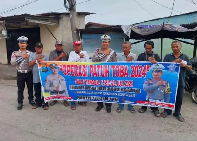 Satlantas Polres Pelabuhan Belawan Sosialisasikan Kamseltibcarlantas .di Pakalan Ojek Simpang Sicanang