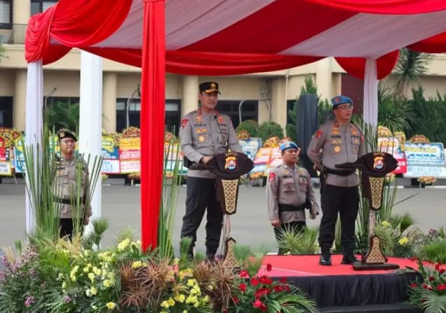 Penyerahan Pataka Polda Banten Warnai Upacara Sekaligus Welcome dan Farewell Parade Kapolda Banten