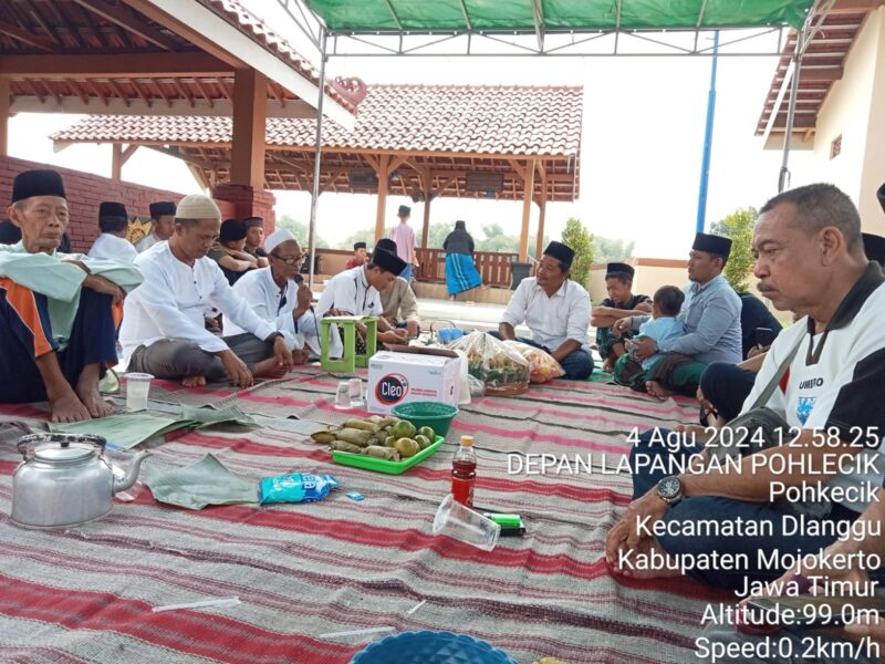 Masyarakat Desa Kedunglengkong Gelar Paguyuban Rutinan Khotmil Qur'an di Makam Umum Banjarsari