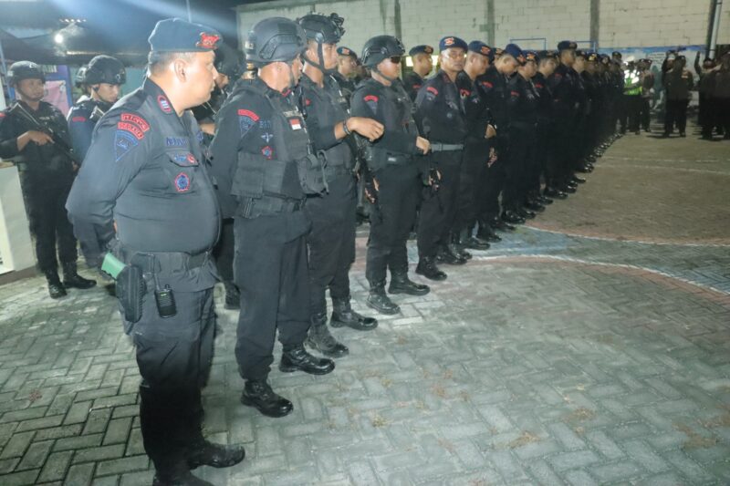 Wujud Empati, Polisi Beri Santunan dan Bantuan Kakek Korban Curas di Trenggalek