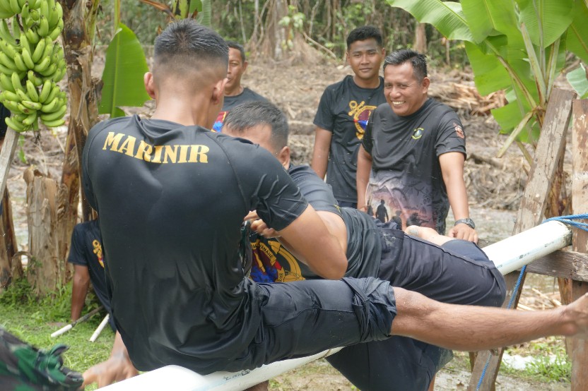 Menjelang HUT RI Ke-79 Komandan Pangkalan Korps Marinir Sorong Gelar Berbagai Perlombaan
