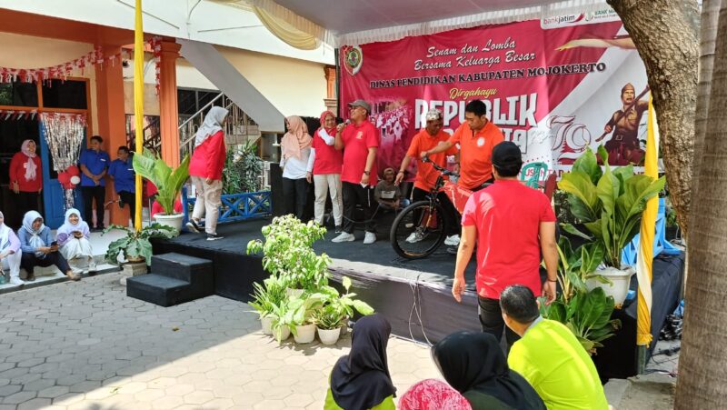 Kadis pendidikanLUDFI ARIYONO, A.P., S.Sos., M.Si.
kabupaten Mojokerto Semarakan Hari KE ,79