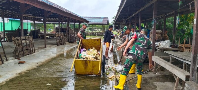Bahu-Membahu Jaga Kebersihan, Koramil Banua Lawas Gelar Aksi Bersih Pasar