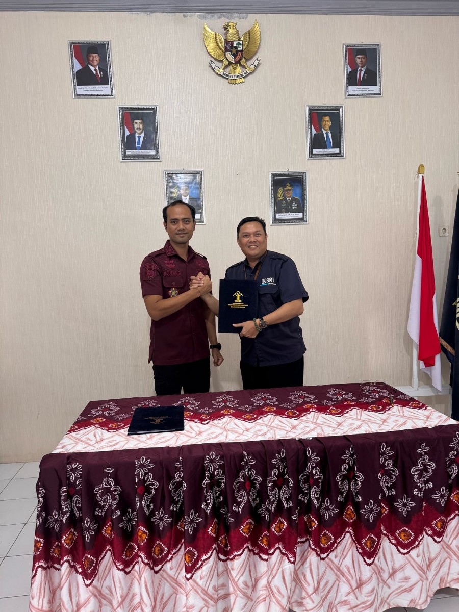 IMG-20250220-WA0192_copy_900x1200