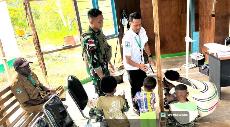 Sukseskan Program Pemerintah, Satgas Yonif 611/Awang Long Bersama Puskesmas Jila Beri Pelayanan Kesehatan