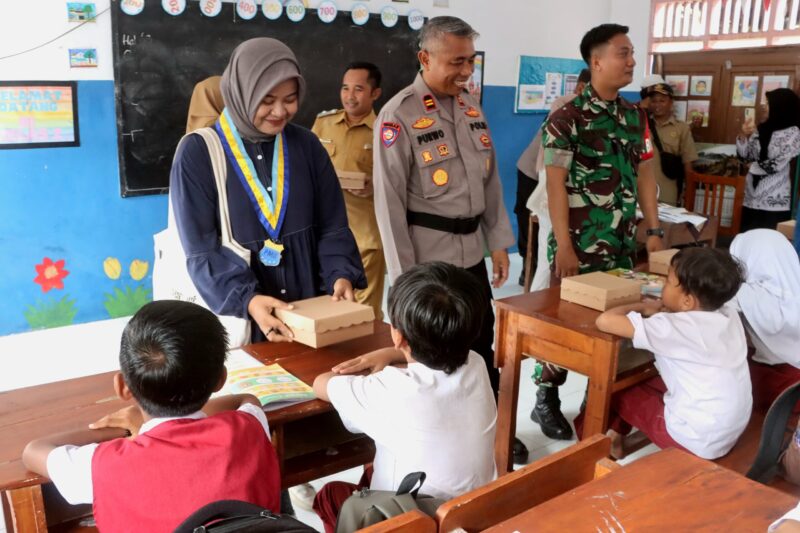 Sinergitas Polres Probolinggo Bersama Mahasiswa Sukseskan Program MBG