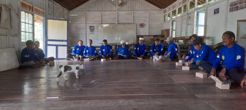 Gapoktan Indah Lestari HST Gelar Pelatihan Pembuatan Pupuk Organik Padat Bersama Babinsa