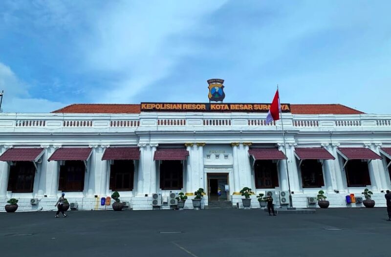 Sejumlah Wartawan Tak Diundang dalam Rilis Kasus, Polrestabes Surabaya Bungkam