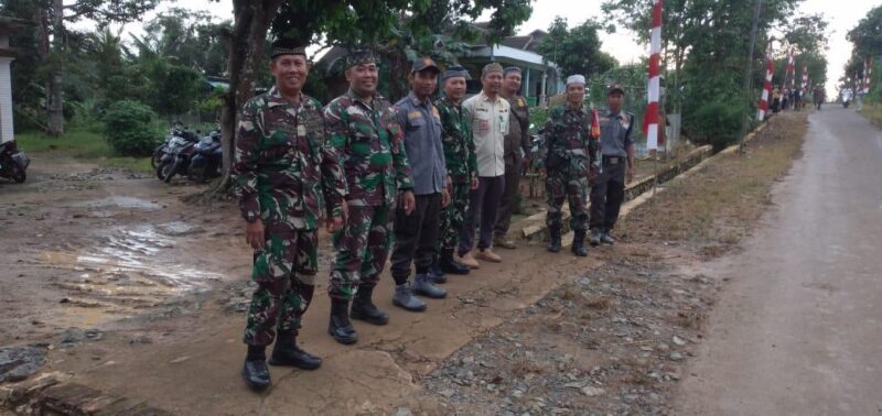 Personel Kodim 1009/Tanah Laut Mengikuti Safari Ramadhan Bupati Tanah Laut Di Masjid Al Muhajirin Desa Batu Mulia