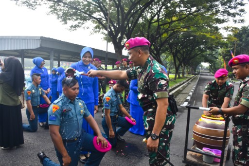 Danyon Arhanud 2 Marinir Pimpin Acara Kenaikan Pangkat, Prajurit Ksatria Elang Perkasa