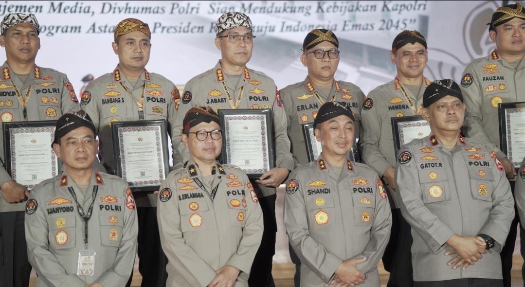 Kembali Raih Prestasi, Bidang Humas Polda Jatim Terima 3 Penghargaan dari Divisi Humas Polri