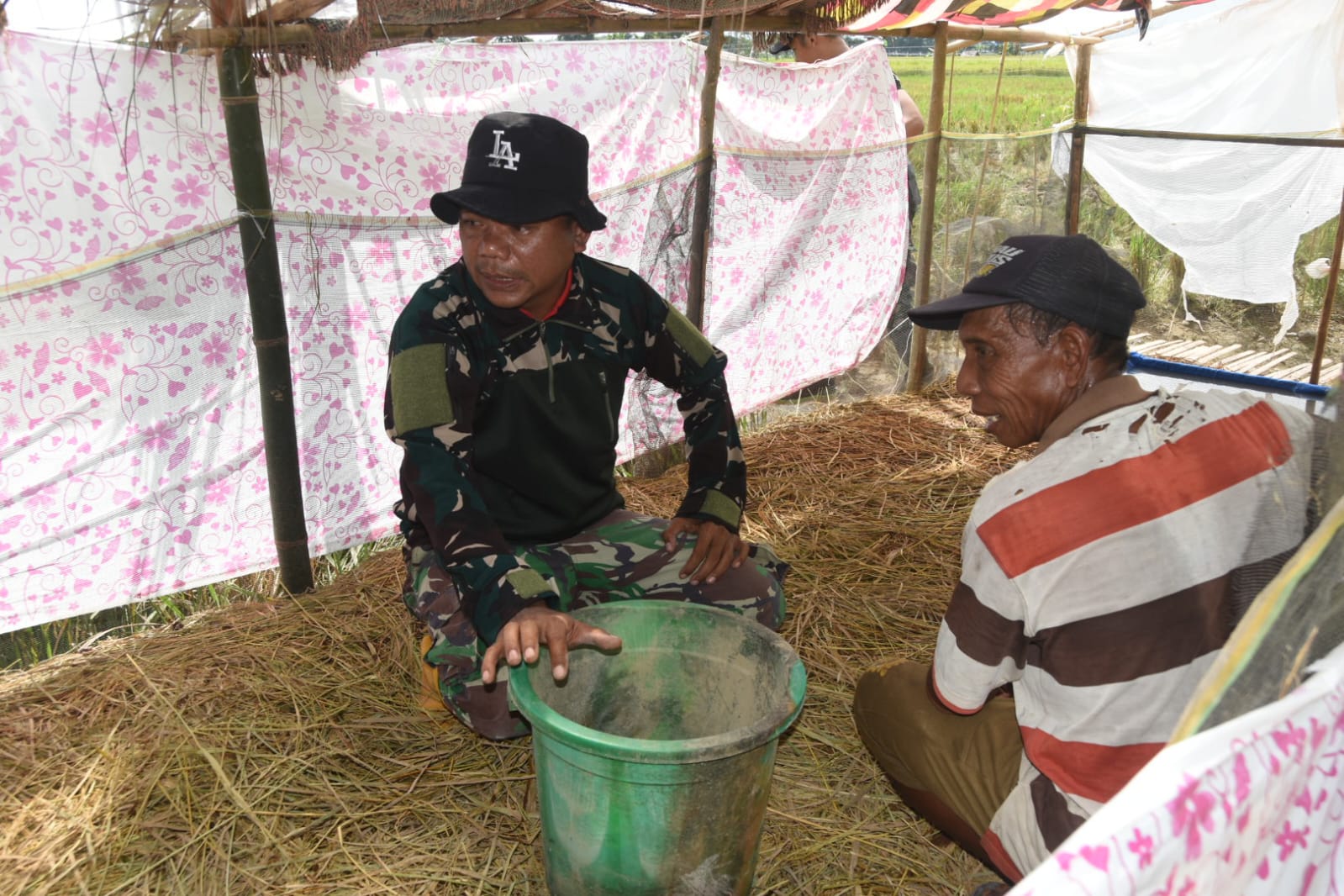 TMMD HST Perkuat Kemanunggalan Lewat Komsos di Pengambau Hilir