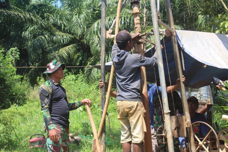 Beberapa Kali Pindah Tempat, Pembuatan Sumur Bor TMMD Ke-124 Kodim 1009/Tla Baru Menemukan Sumber Air