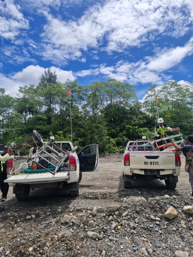 Satgas Yonif 611/Awang Long Melaksanakan Penertiban Gabungan Penambang Ilegal di Mimika