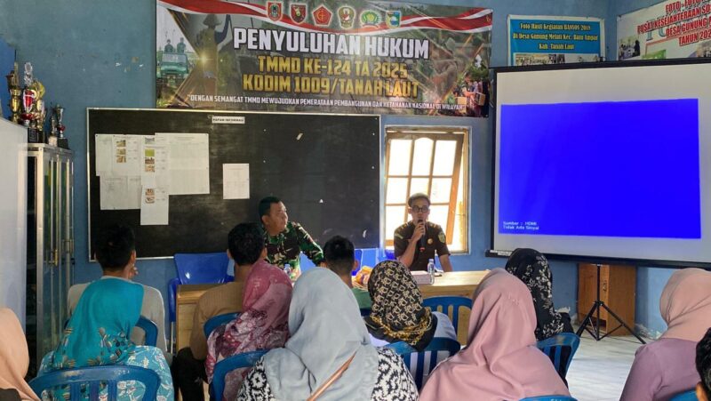 Antusias Warga Desa Gunung Melati Mengikuti Penyuluhan Hukum Yang Digelar Satgas TMMD Ke-124 Kodim 1009/Tla