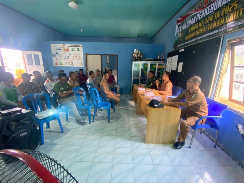 Bersinergi Dengan Distanhorbun Satgas TMMD Ke-124 Kodim 1009/Tla Gelar Penyuluhan Pertanian