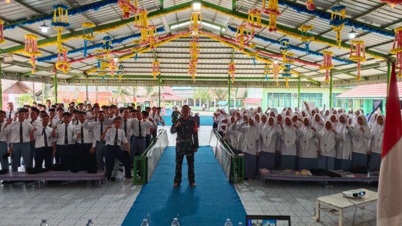 Dansatgas TMMD Ke-124 Kodim 1002/HST Sosialisasikan Rekrutmen TNI-AD Gratis di Ponpes Modern Darul Istiqomah