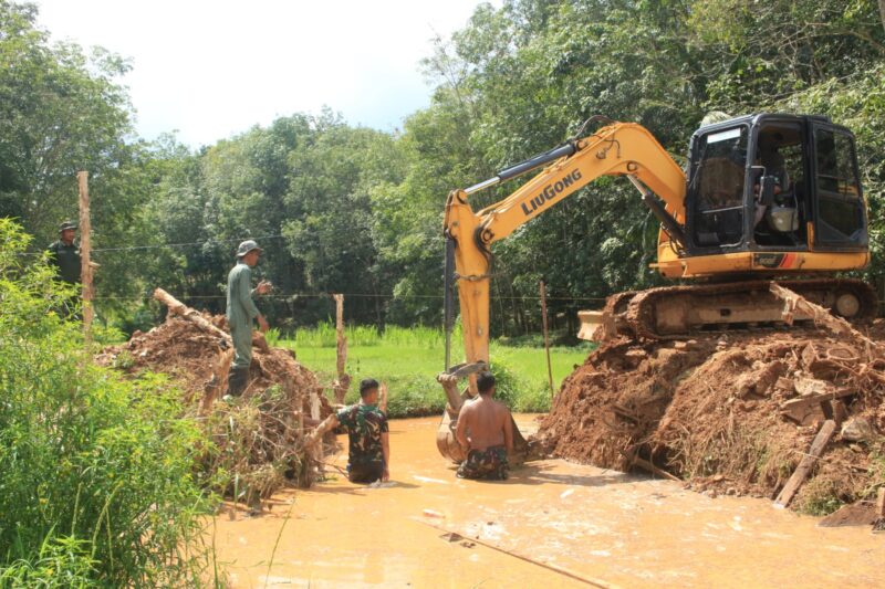 Masuk Air Personel Satgas TMMD Ke-124 Kodim 1009/Tanah Laut Tetap Semangat Agar Hasil Maksimal