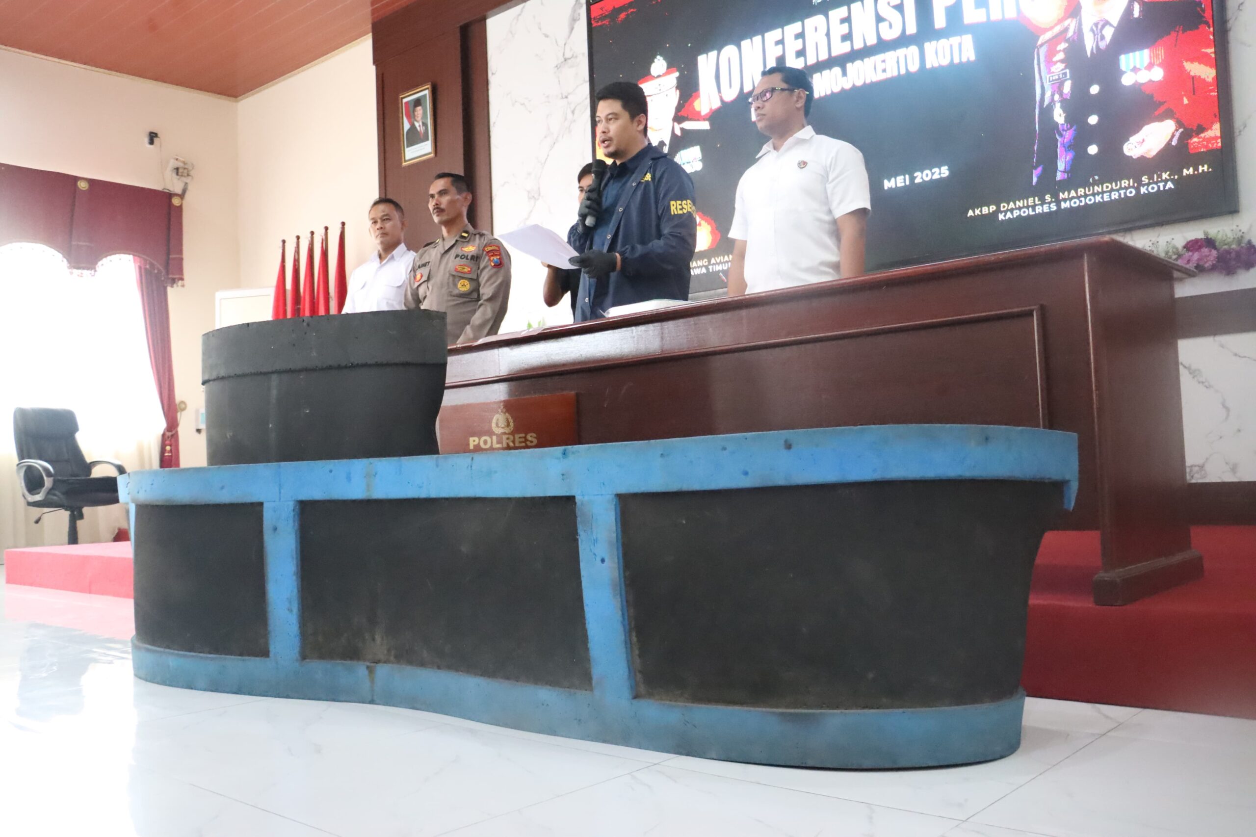 Polres Mojokerto Kota Bongkar 2 Arena Sabung Ayam Amankan 5 orang Diamankan