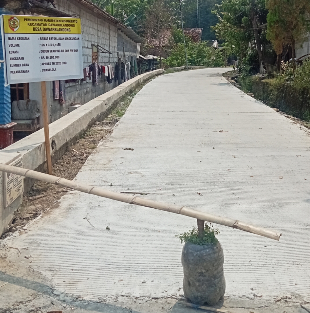 Pemerintah Desa Dawarblandong Realisasikan Pembangunan Rabat Beton di Dusun Sekiping
