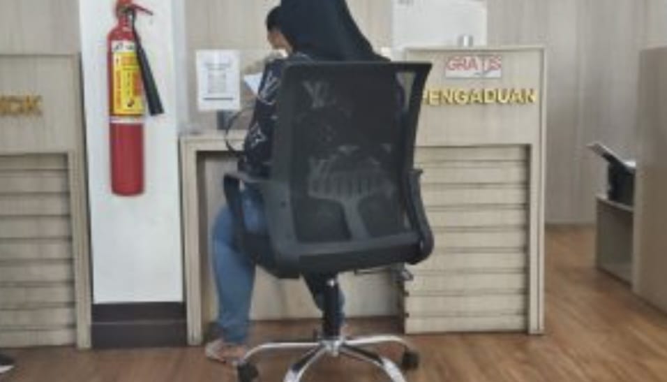 Difitnah Jadi DPO, Istri Aktivis Baihaki Tempuh Jalur Hukum