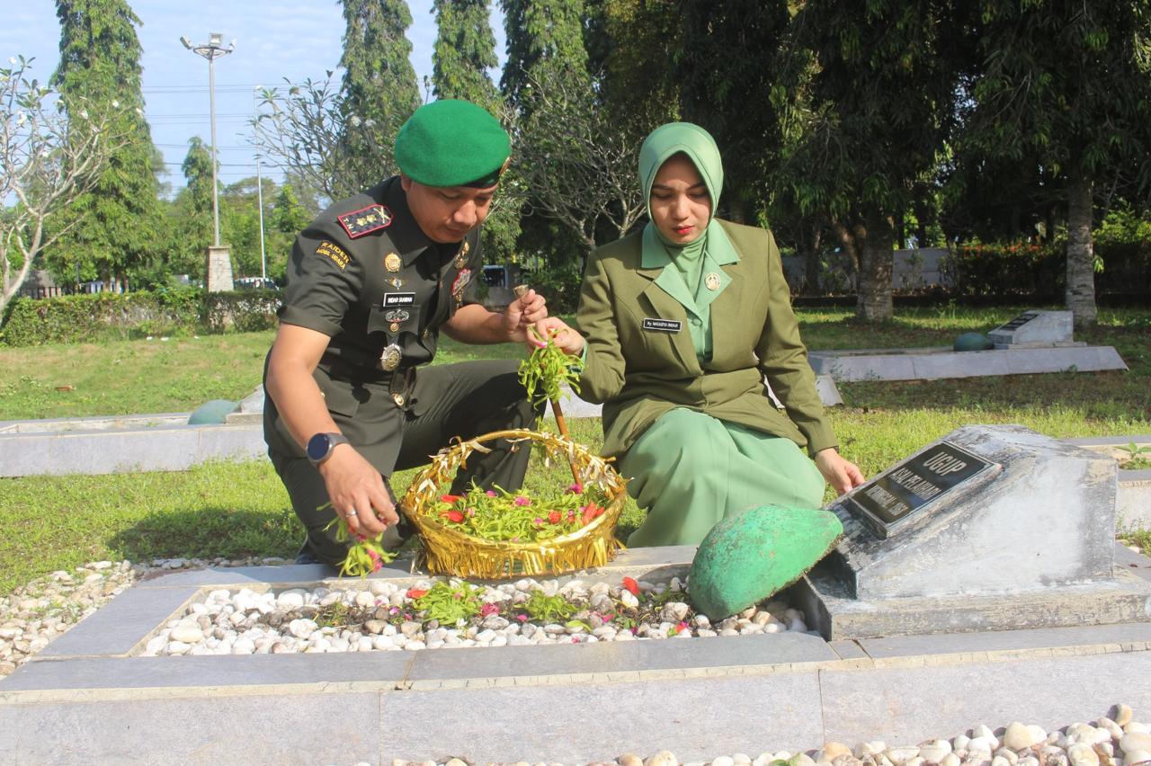 Dandim 1009/Tanah Laut Pimpin Ziarah Rombongan HUT Ke-67 Kodam VI/Mulawarman