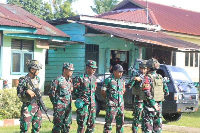 Satgas Pam Obvitnas PT. Freeport Indonesia, Yonif 611/Awang Long Laksanakan Kegiatan Komsos Bersama Aparat Babinsa di Kiliarma