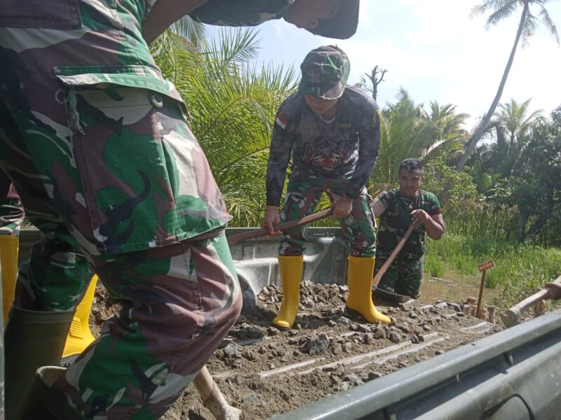 Semangat Akhir Pekan Satgas TMMD ke-125 Kodim 1007/Banjarmasin Bersama Warga Mantuil