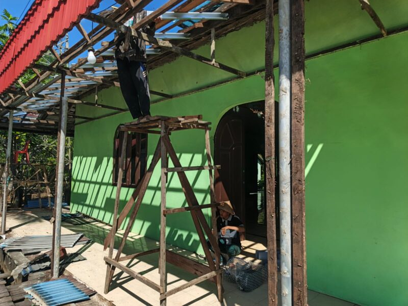 Satgas TMMD ke-125 Kodim 1007/Banjarmasin Bangun Fasilitas Kamar Mandi untuk Mushola di Kuin Kecil