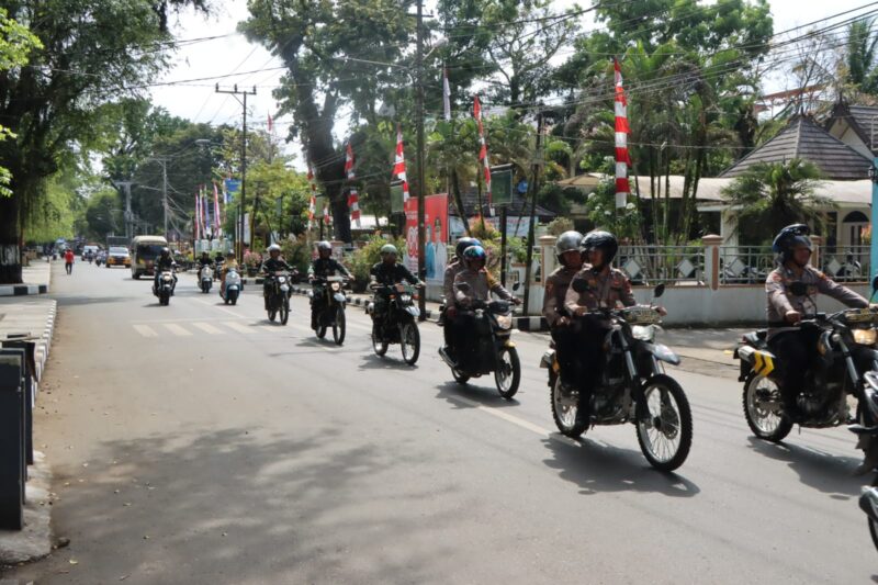 Patroli Gabungan TNI-Polri di HST, Perkuat Kebersamaan dan Kamtibmas