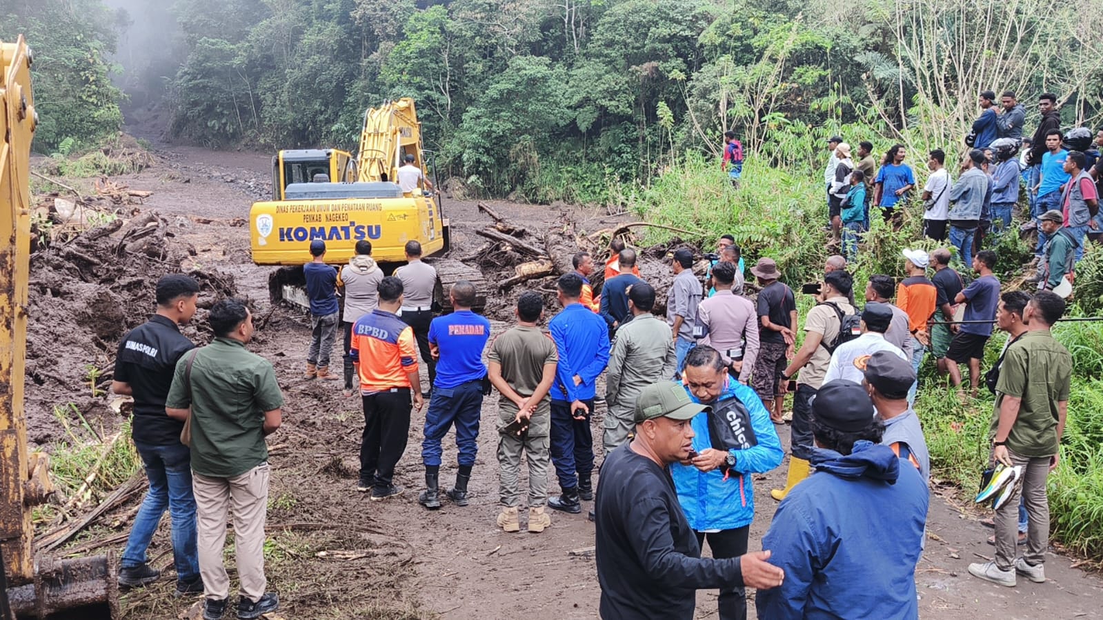 Kapolres Nagekeo Polda NTT Terjun Langsung Tangani Longsor Boawae–Mauponggo