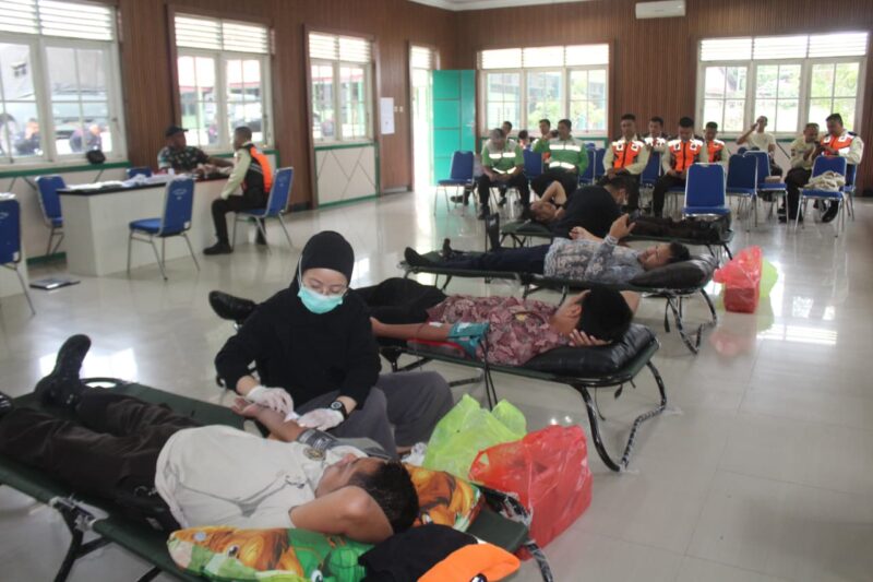 HUT TNI ke-80, Kodim 1008/Tabalong Ajak Masyarakat Peduli Kesehatan Lewat Donor Darah