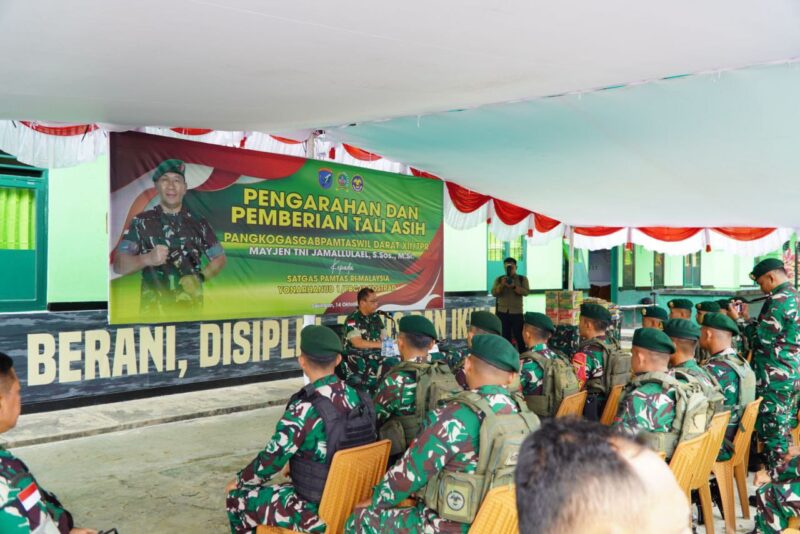 Dandim 1208/Sambas Dampingi Pangdam XII/Tpr Mayjen TNI Jamallulael, S.Sos., M.Si Kunjungi PLBN Aruk Dan Pos Koki Sajingan