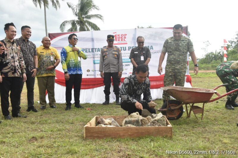 Dandim 1002/HST dan Pemkab Hulu Sungai Tengah Lakukan Ground Breaking Koperasi Merah Putih di Kasarangan