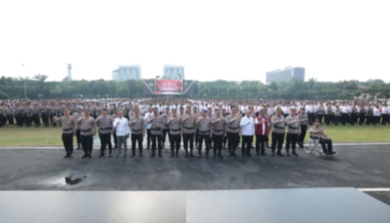 Kapolda Jatim Beri Penghargaan untuk 263 Personel dan KPLB bagi Bripda Ahmad Ricky