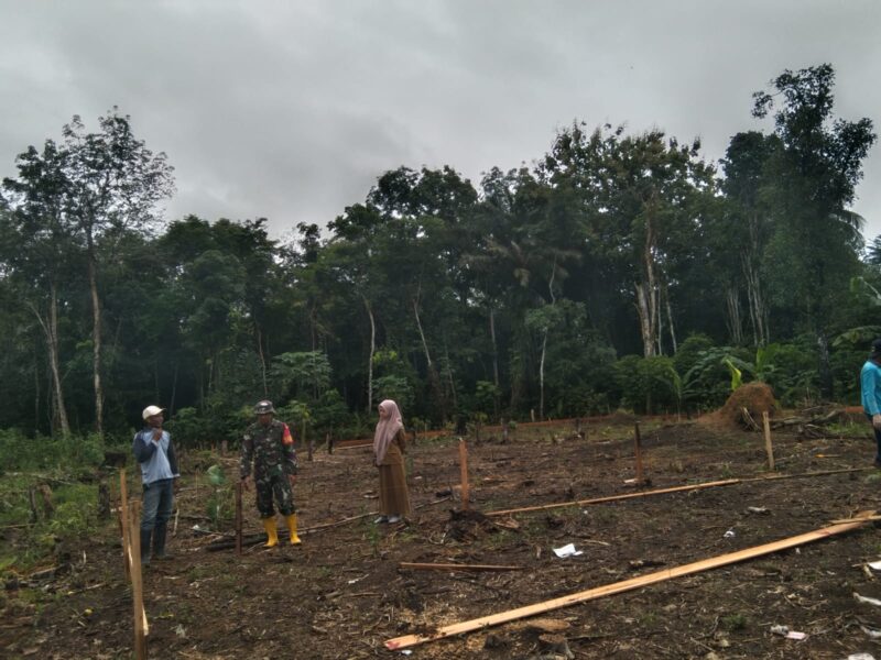 Babinsa Koramil 1008-01 Muara Uya-Jaro Dampingi Pembangunan Koperasi Desa Merah Putih di Garagata