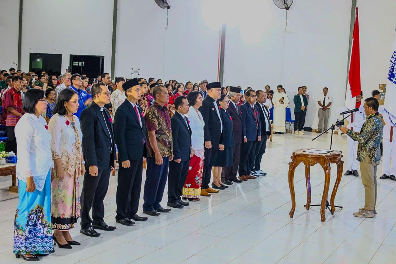 Personel Kodim 1009/Tla Mengikuti Perayaan Natal Gabungan Warga Kristiani Se Kabupaten Tanah Laut